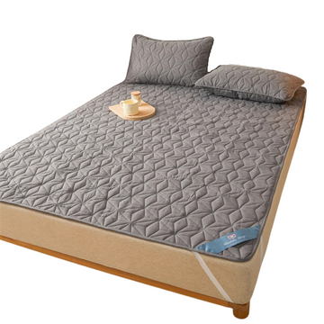 Waterproof Quilted Mattress Topper – Elastic Band Winter Bed Cover