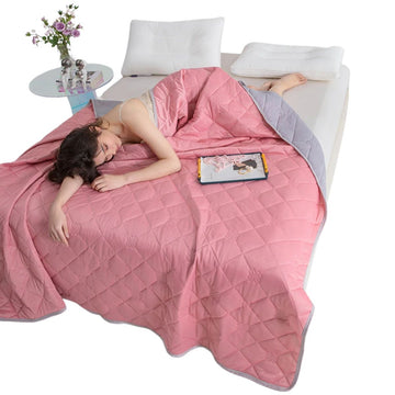 Cooling Summer Blanket Lightweight Breathable Quilt for King & Queen Beds